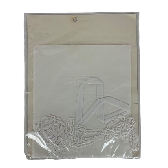 Vintage Dale Burdett Yours Truly Designer Collar Kit Austrian Lace Embroidery 19 - Picture 2 of 2